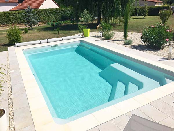 Piscine coque polyester, La Teste-de-Buch<br>Installer une piscine à coque polyester, La Teste-de-Buch<br>Installation d’une piscine à coque polyester, La Teste-de-Buch