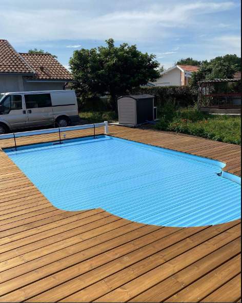 Piscine coque polyester, Le Teich<br>Installer une piscine à coque polyester, Le Teich<br>Installation d’une piscine à coque polyester, Le Teich