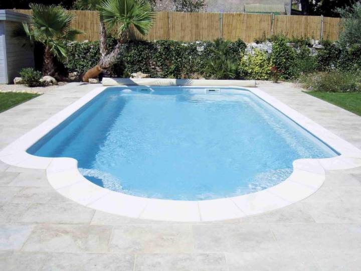 piscine en polyester