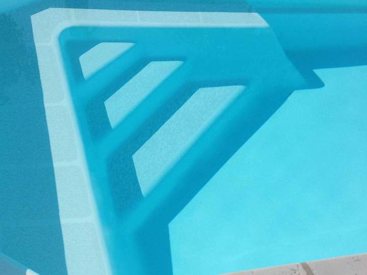 piscine polyester rectangulaire 8x4